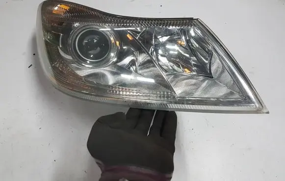 Skoda Octavia Mk2 (1Z) Headlight/headlamp 1Z2941016FIIAUTOPI 1Z2941016F 1LL24705204