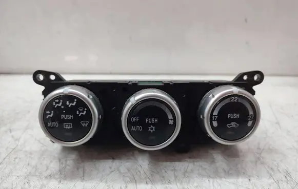 Mitsubishi L200 Climate control unit 7820A362