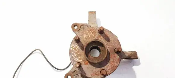 Toyota Avensis Verso Front wheel hub