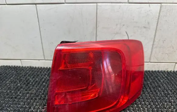 Volkswagen Jetta VI Rear/tail lights