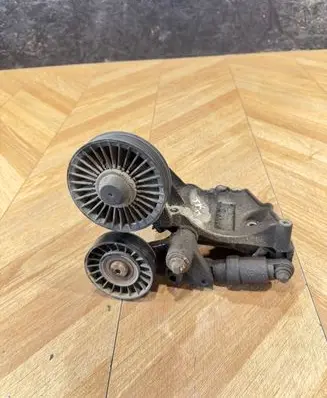 Opel Vectra C A/C compressor mount bracket 24401737