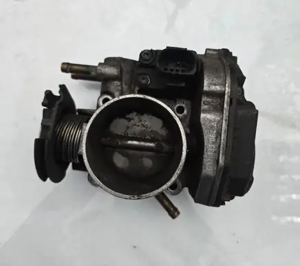 Volkswagen Sharan Throttle body valve 037133064A