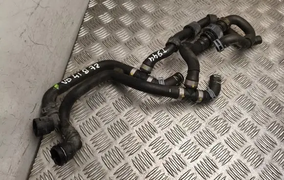 Cupra Formentor Engine coolant pipe/hose 3Q0121156