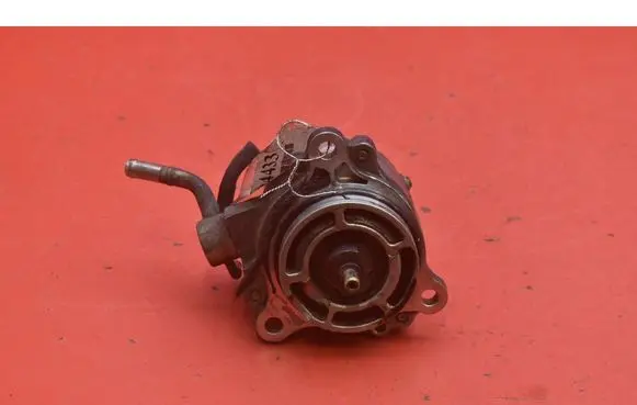 Mazda 626 Vacuum pump RF5C18G00