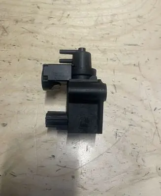 Mitsubishi L200 Vacuum valve 8657A126