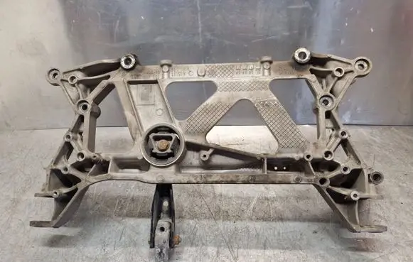 Volkswagen PASSAT B8 Front subframe 3Q0199369E