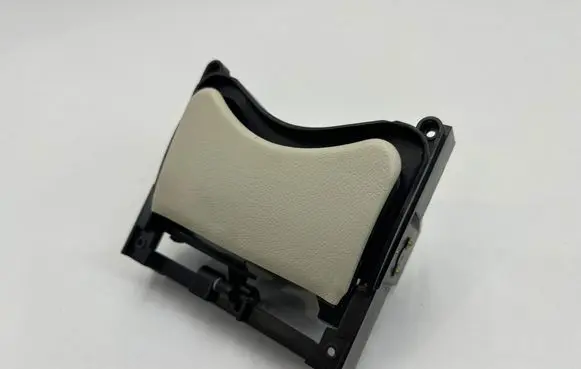 Jaguar XK8 - XKR Ashtray (front) V85842 TL6976