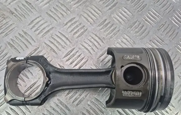 Mercedes-Benz Vito Viano W639 Piston with connecting rod 8854A OM646