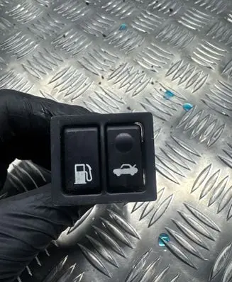 Lexus SC 430 Tailgate/trunk/boot open switch 