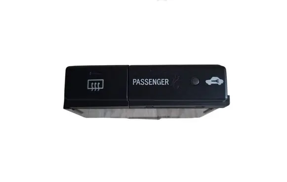 Toyota Avensis T250 Windscreen/window heater switch 8479005130