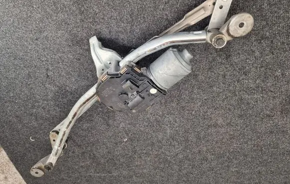 BMW 6 F12 F13 Front wiper linkage and motor 7306272 7183573 1397220943