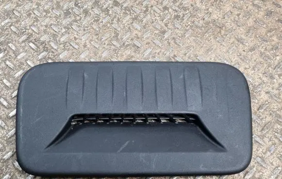 Chrysler Pacifica Rear air vent grill 5SR68DX9AF 5SR68TRMAF