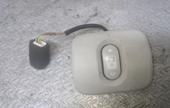 Nissan Qashqai Sunroof switch 