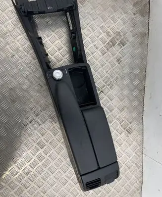Mercedes-Benz C W204 Armrest A2046800150 0005031010