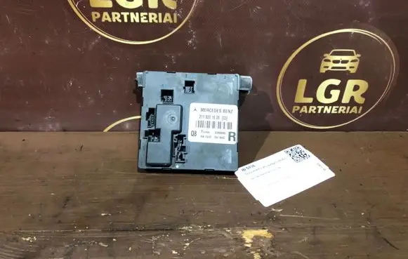 Mercedes-Benz E W211 Door control unit/module 2118201626