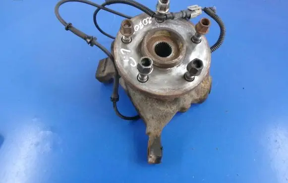 Jeep Grand Cherokee (WJ) Front wheel hub spindle knuckle