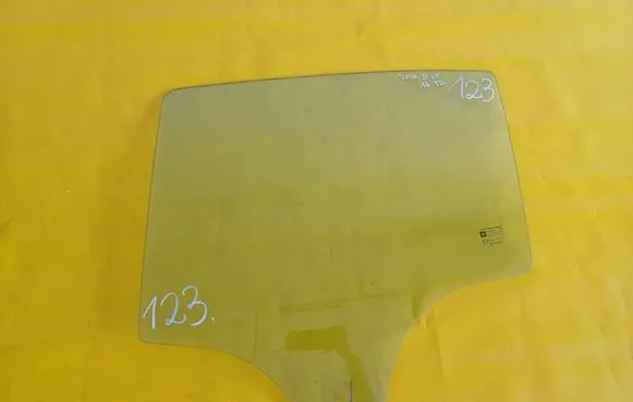 Opel Corsa D Rear door window glass