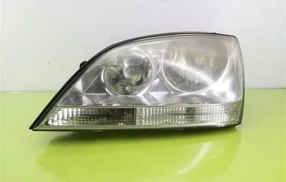 KIA Sorento Headlight/headlamp 83580855