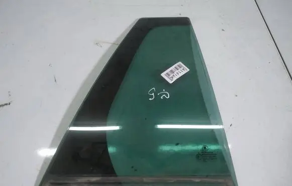Skoda Fabia Mk2 (5J) Rear vent window glass AS3