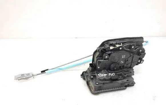BMW X4 G02 Front door lock 9492094 A052111 19864010