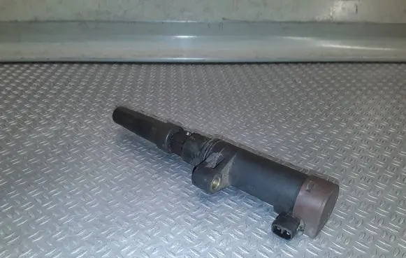 Renault Clio III High voltage ignition coil 8200405098