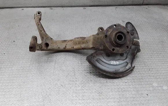 Volkswagen PASSAT B5 Front wheel hub spindle knuckle 8D0407257