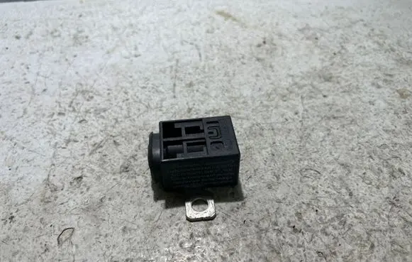 Audi A6 S6 C6 4F Positive cable (battery) 4F0915519