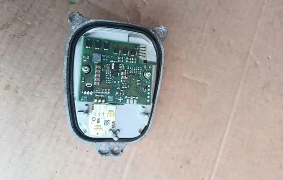 Opel Insignia B LED ballast control module 1050.001.0030