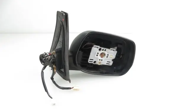 Toyota Corolla Verso E121 Front door electric wing mirror 