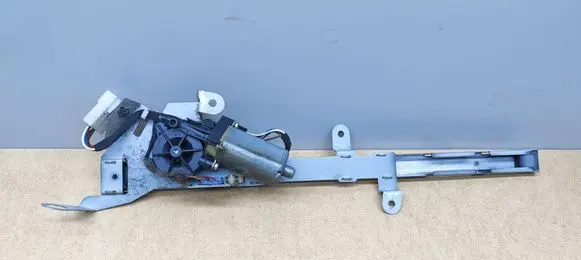 Mercedes-Benz CLK A209 C209 Seat belt adjustment motor 2038600282