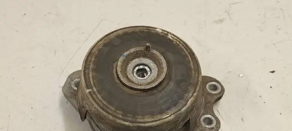 Engine mount bracket