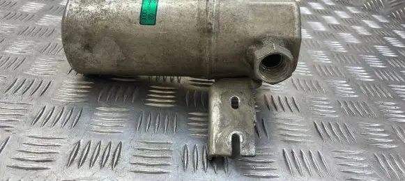 Audi A8 S8 D2 4D Air conditioning (A/C) air dryer 4D0820193A