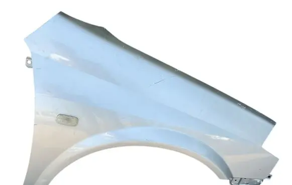 Nissan Primera Fender