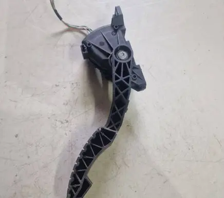 Renault Laguna II Accelerator throttle pedal 8200003392 6PV00811901