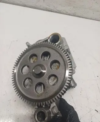 Volvo XC40 Oil pump 32257092