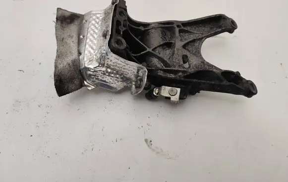 Audi A4 S4 B9 8W Engine mounting bracket 4M0199308BC