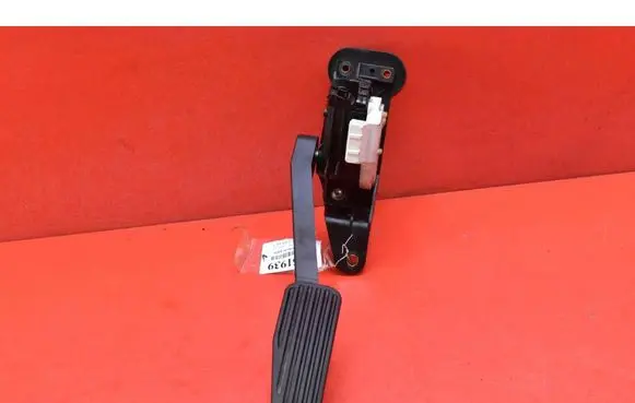 Volvo XC90 Accelerator throttle pedal 8634697