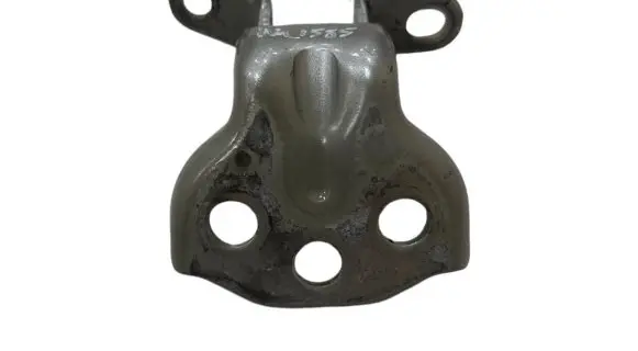MG ZS Rear door lower hinge 50011520