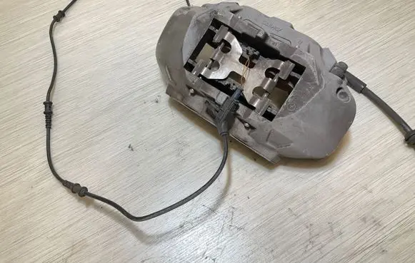 Mercedes-Benz EQC Front brake caliper