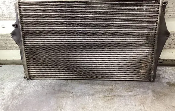 Volvo S60 Intercooler radiator 8649471