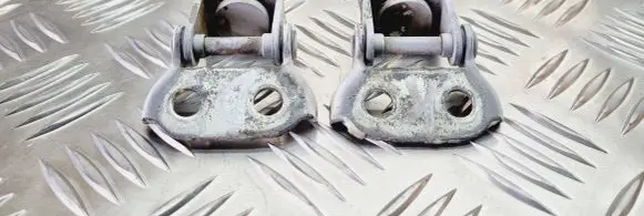 Mazda 2 Tailgate/trunk/boot hinge
