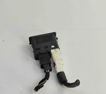 BMW 6 F12 F13 AUX in-socket connector 9237654