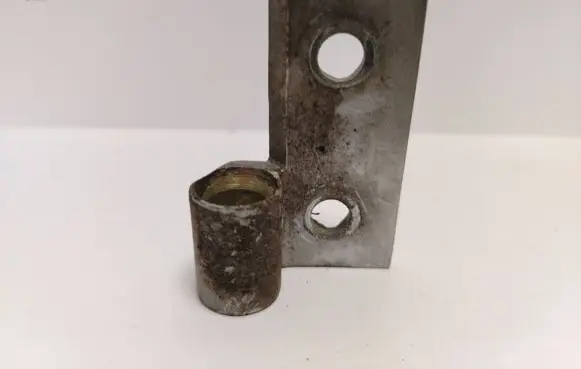 BMW 5 E39 Rear door lower hinge