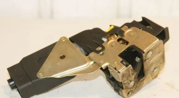 Mitsubishi Space Star Front door lock MR912016
