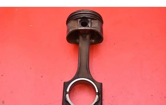 Volvo XC90 Piston 24600B