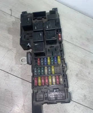 Volvo V70 Fuse box set 30728008 075032 518828108