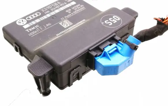 Volkswagen PASSAT B6 Gateway control module 3C0907530A 3C0907951A