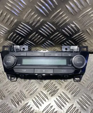 Toyota Avensis T270 Climate control unit