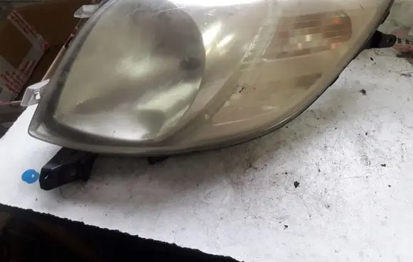 Toyota Yaris Headlight/headlamp