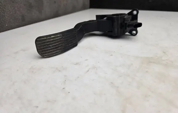 Mercedes-Benz Sprinter W907 W910 Accelerator throttle pedal A9073010500 028075502P ZGS002Q004